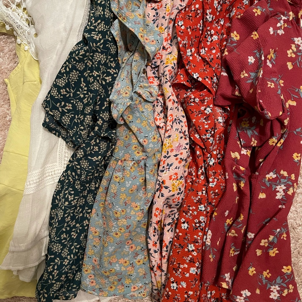 7 blouses bundle. Size medium